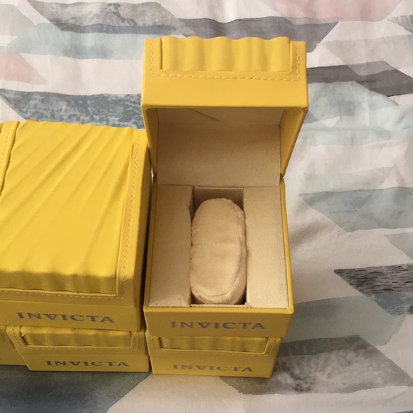 Invicta watch cases with pillows - Picture 4 of 5